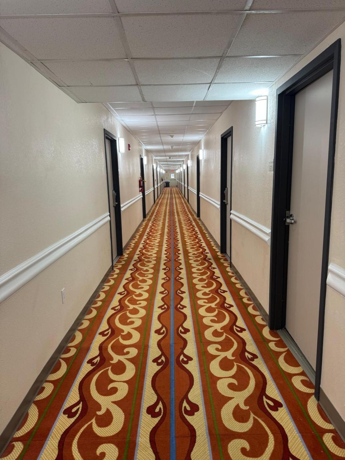 Royal Inn & Suites Adairsville Exterior photo